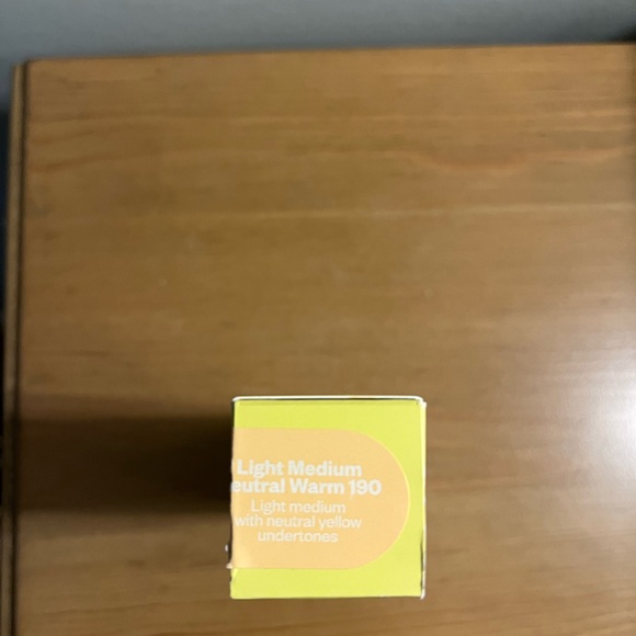 Kosas Revealer Skin Improving Foundation
Light Medium Neutral Warm 190 - Picture 2 of 2